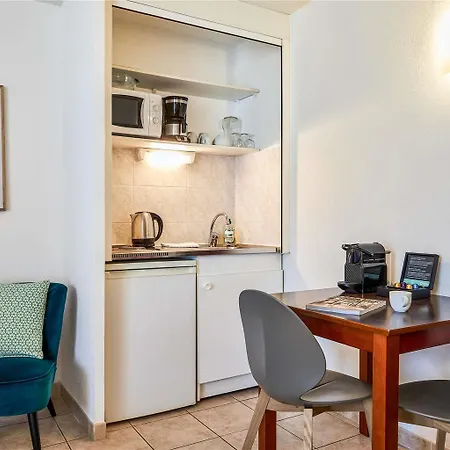 Adagio Access Garibaldi نيس