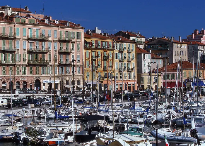 Adagio Access Garibaldi 2* 니스