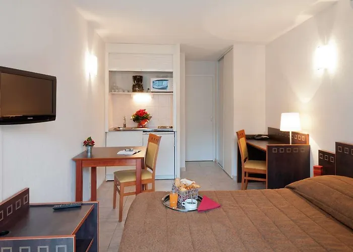 Adagio Access Garibaldi 니스