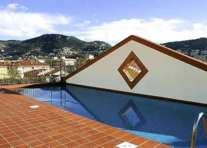 Adagio Access Garibaldi 2* Nice