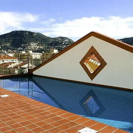 Adagio Access Garibaldi 2* ניס